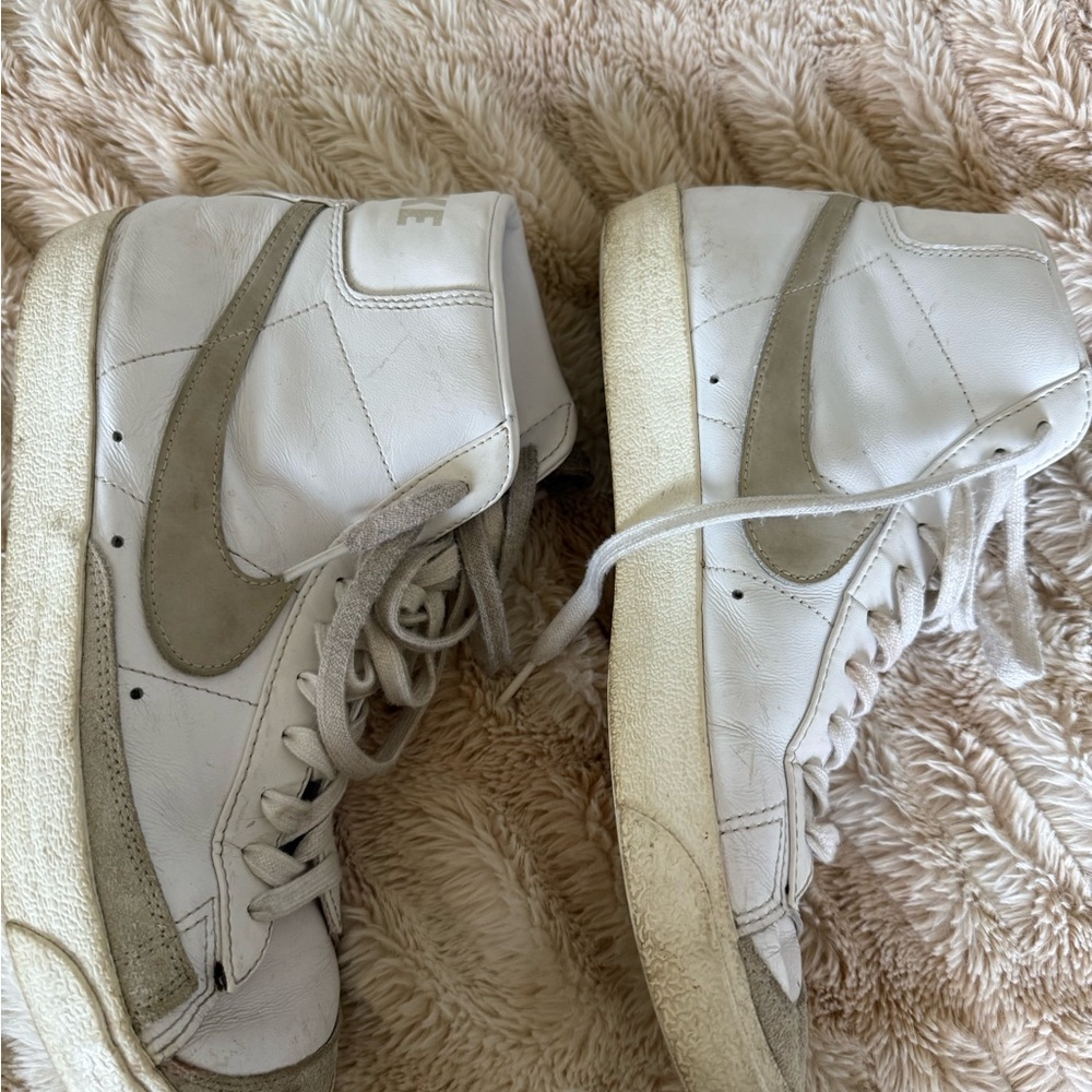 Nike ‘Bone’ White and Gray Blazers